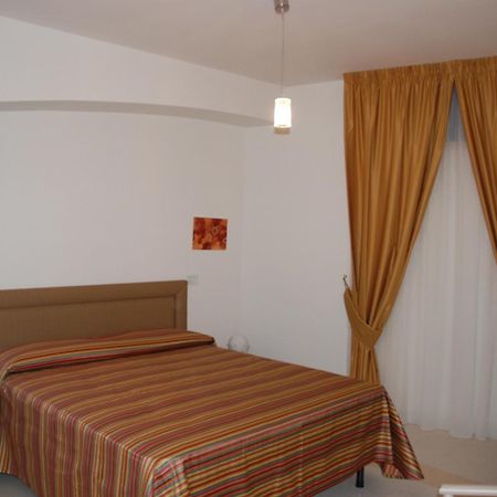 Albergo Le Dodici Lune Montecorvino Rovella Kamer foto