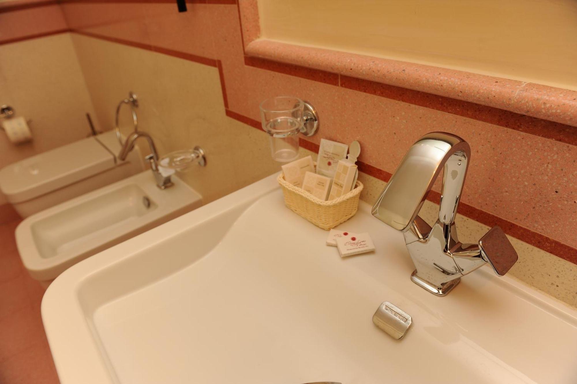 Albergo Le Dodici Lune Montecorvino Rovella Kamer foto